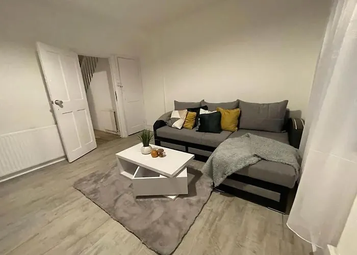 Comfortable 2 Bedroom On Tower Bridge