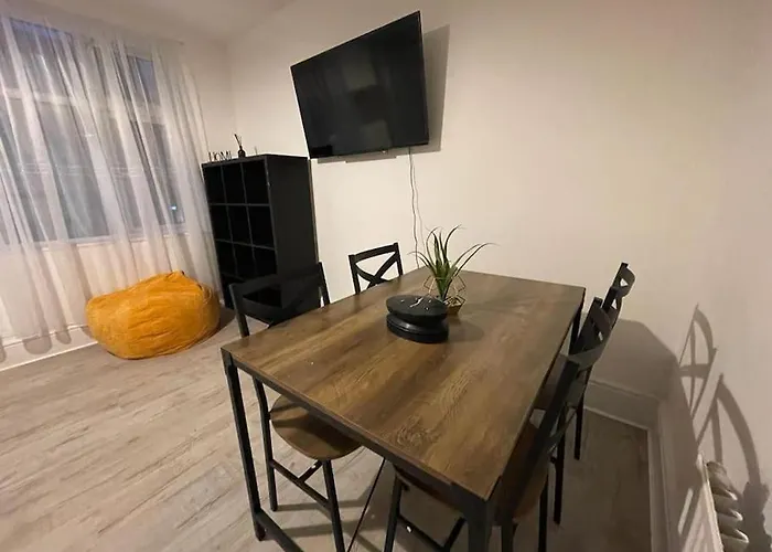 Comfortable 2 Bedroom On Tower Bridge