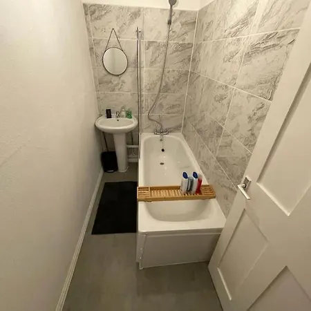 Comfortable 2 Bedroom On Tower Bridge London Exterior photo